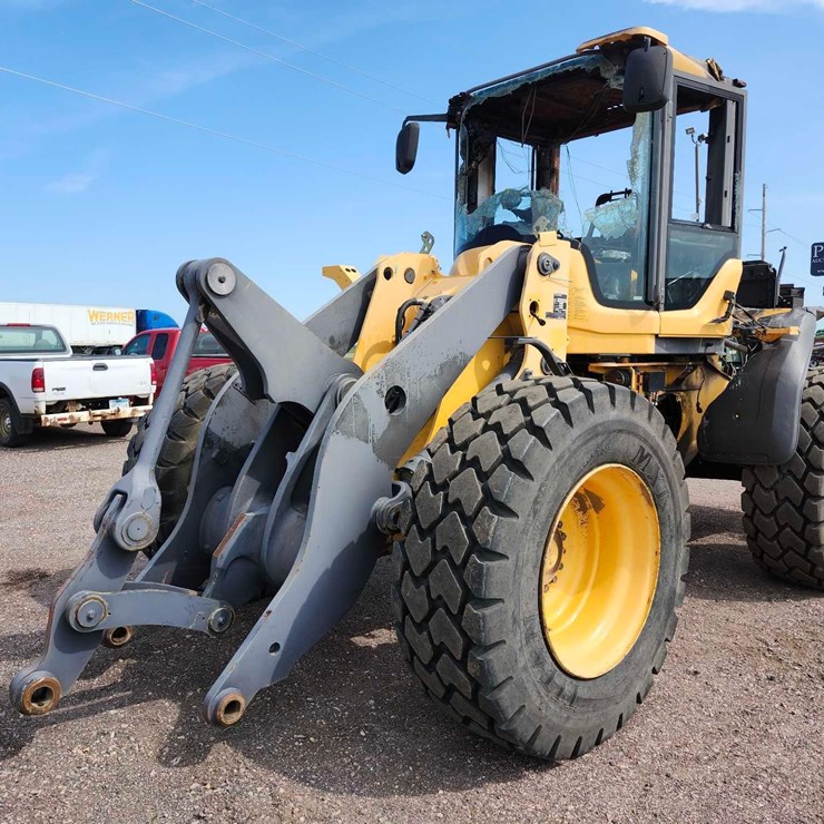 2016 VOLVO L90H
