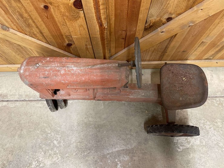 farmall-400-pedal-tractor-eska-image-3