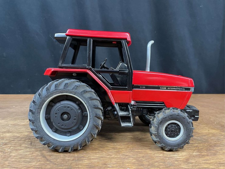 1/16-case-ih-maxxum-5130-kansas-city-nib-ertl-image-6