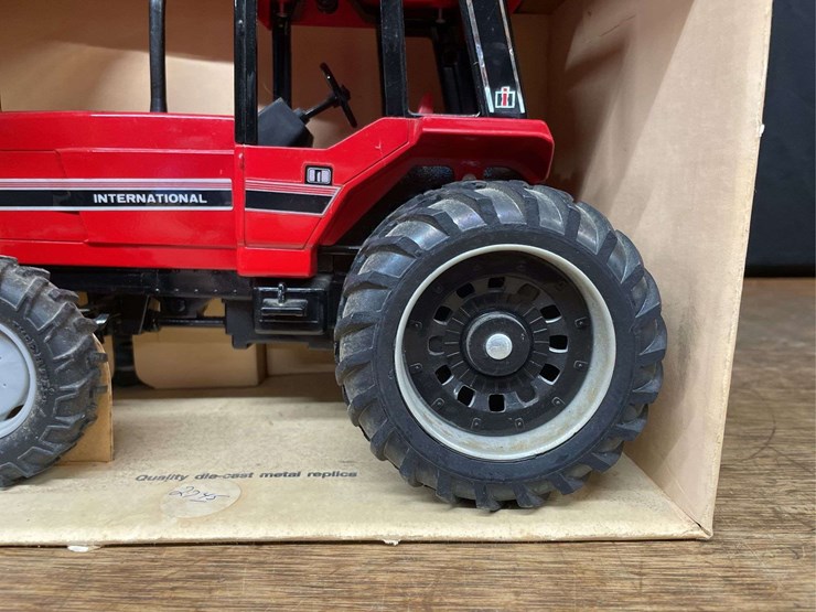 1/16-ih-5488-nib-ertl-image-4