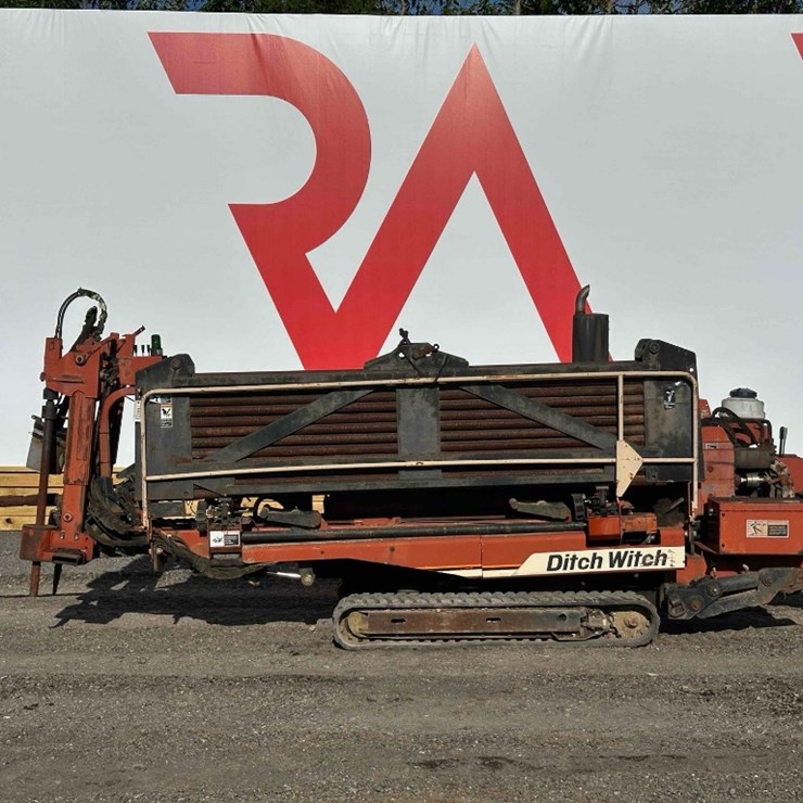 2001 DITCH WITCH JT1720