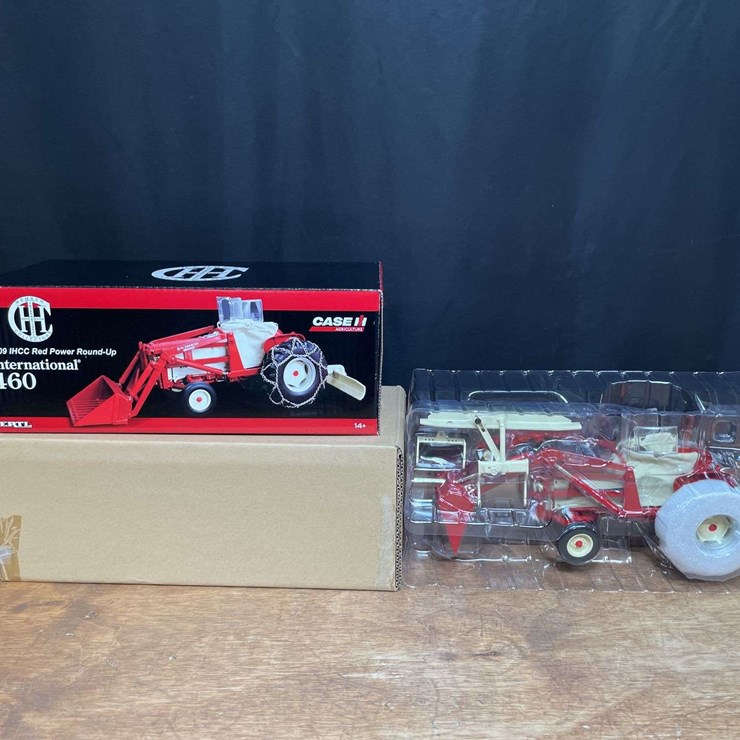 1/16 IH 460 2009 Red Power Roundup NIB Ertl