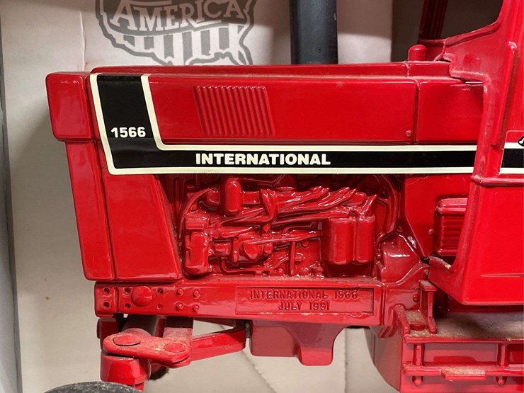 1/16-ih-1566-nib-ertl-image-9