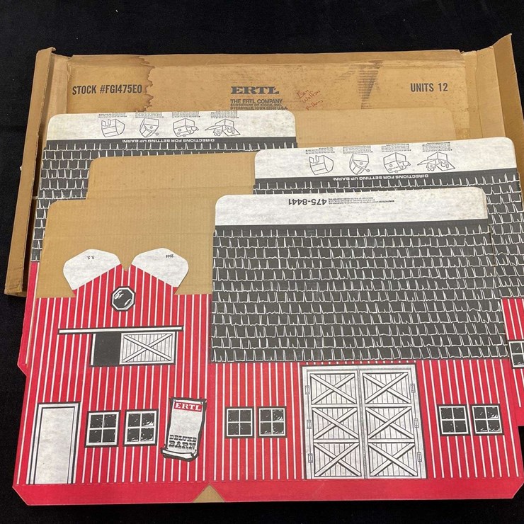 (3) 1/16 IH Cardboard Barn Ertl