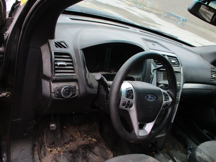 2014-ford-explorer-image-10