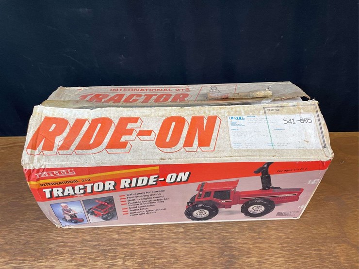 ih-2+2-ride-on-tractor-nib-ertl-image-3