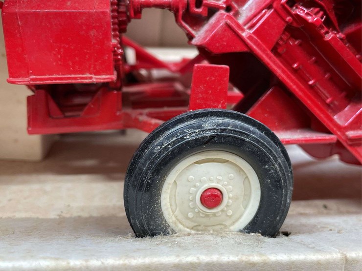 1/16-mccormick-picker-special-edition-nib-ertl-image-10