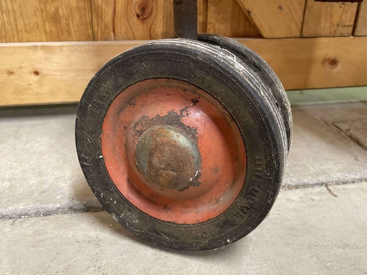 farmall-400-pedal-tractor-eska-image-10