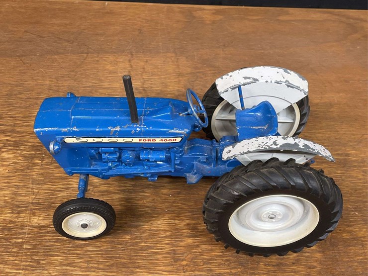 ford-4000-image-10