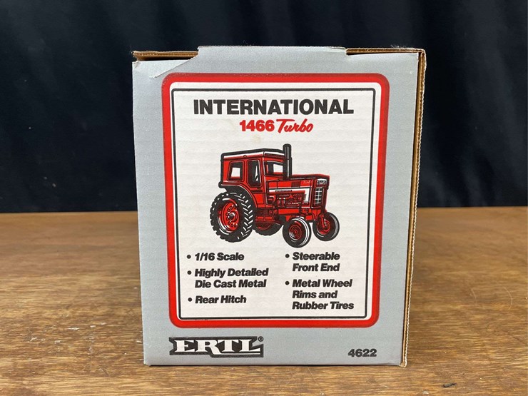 1/16-ih-1466-nib-ertl-image-3