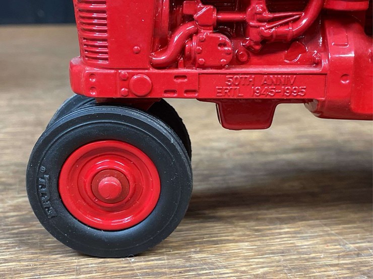 1/16-farmall-h-50th-anniversary-nib-ertl-image-9