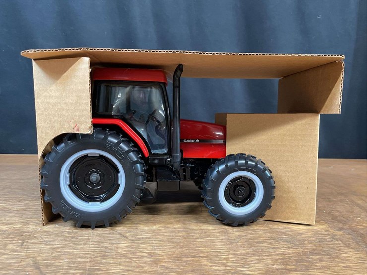 1/16-case-ih-maxxum-mx135-collector-nib-ertl-image-5