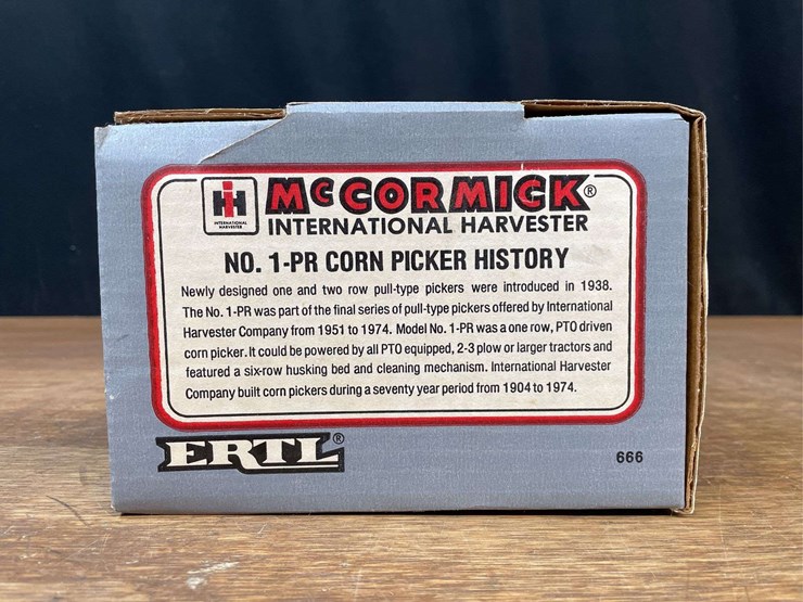 1/16-mccormick-picker-special-edition-nib-ertl-image-3