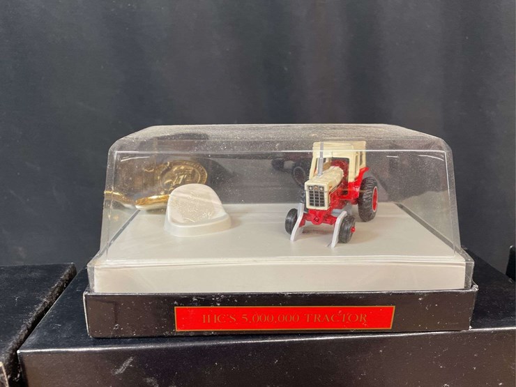 (10)-1/64-ih-66-series-sets-nib-ertl-image-7