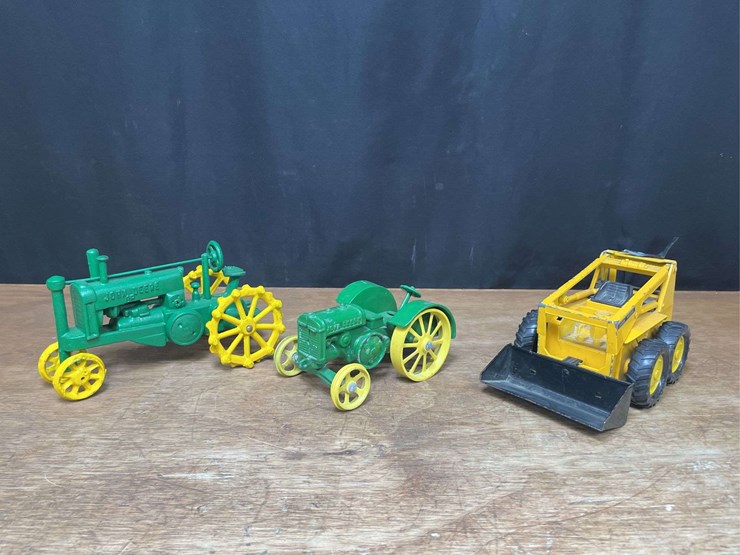 john-deere-16-image-1