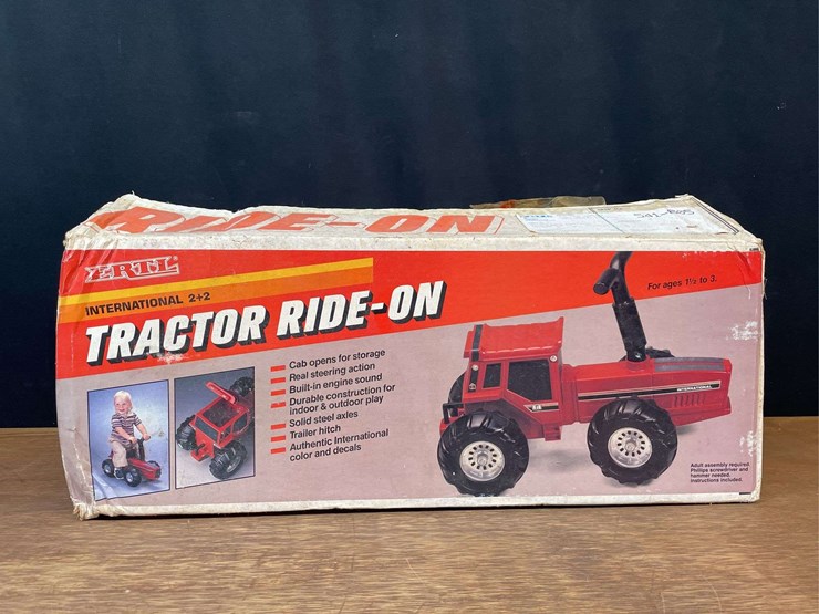 ih-2+2-ride-on-tractor-nib-ertl-image-2