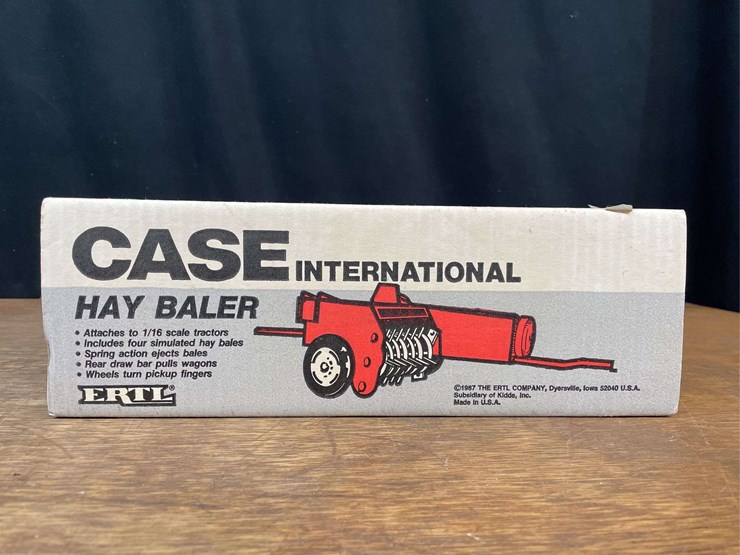 (2)-1/16-farmall-350-+-case-ih-baler-ertl-image-12