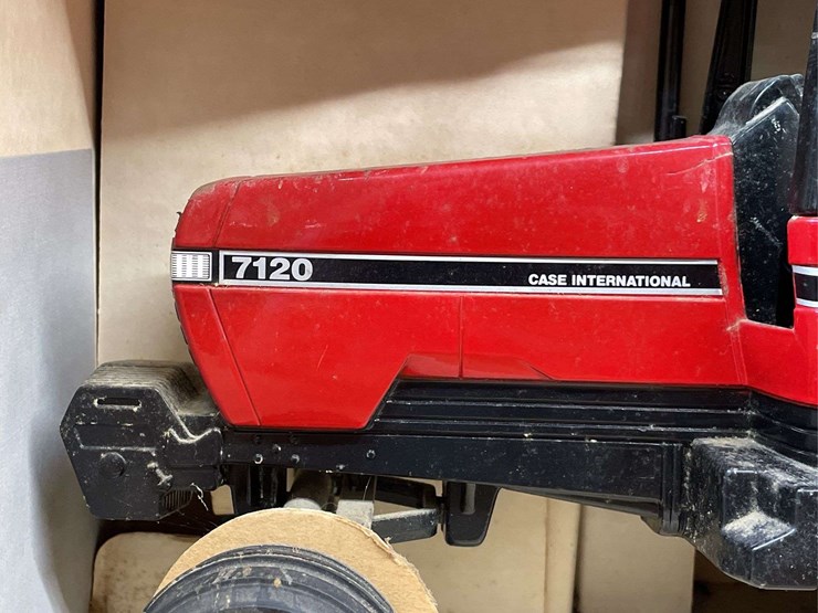 1/16-case-ih-magnum-7120-nib-ertl-image-10