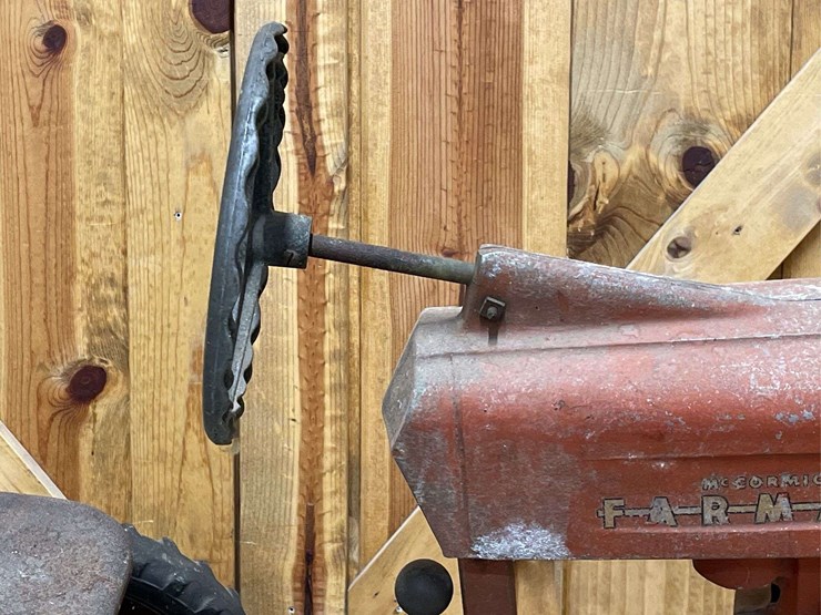 farmall-400-pedal-tractor-eska-image-30