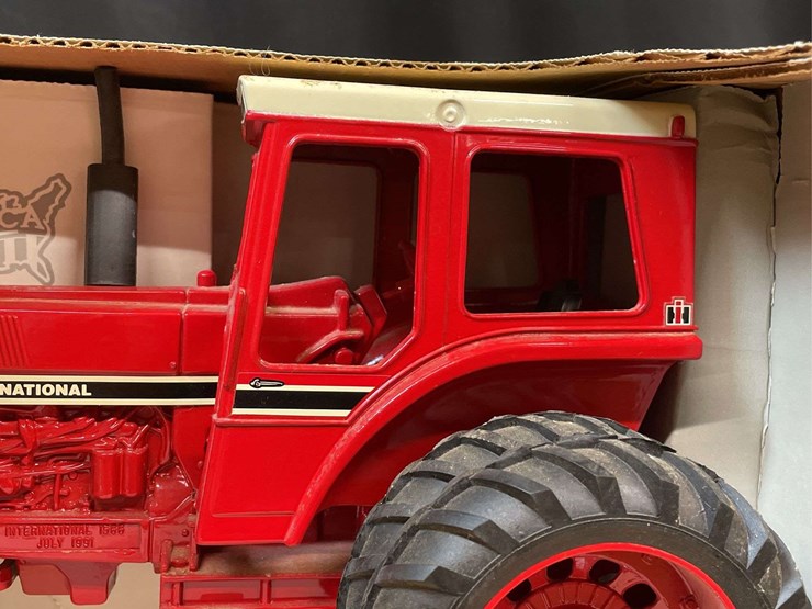 1/16-ih-1566-nib-ertl-image-12
