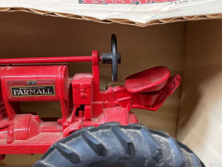 1/16-farmall-f20-special-edition-nib-ertl-image-12