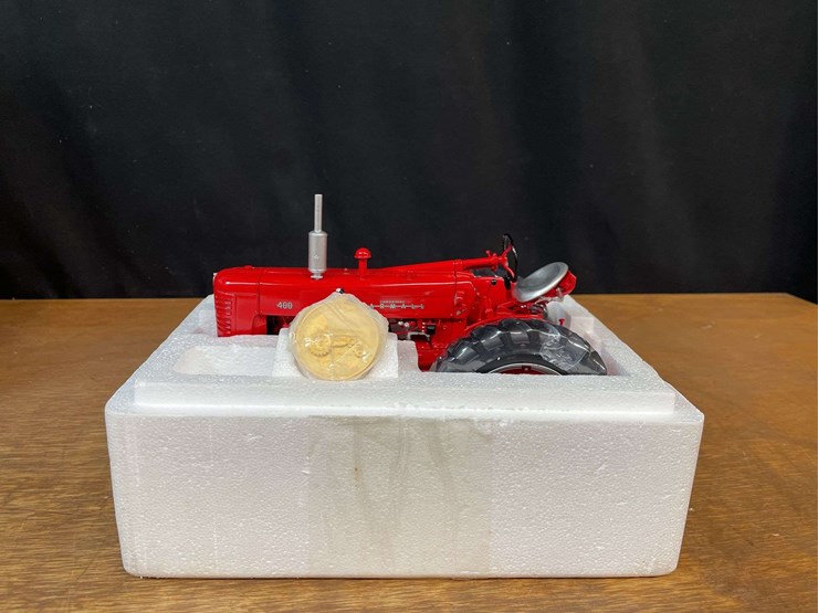 1/16-farmall-400-precision-nib-ertl-image-2