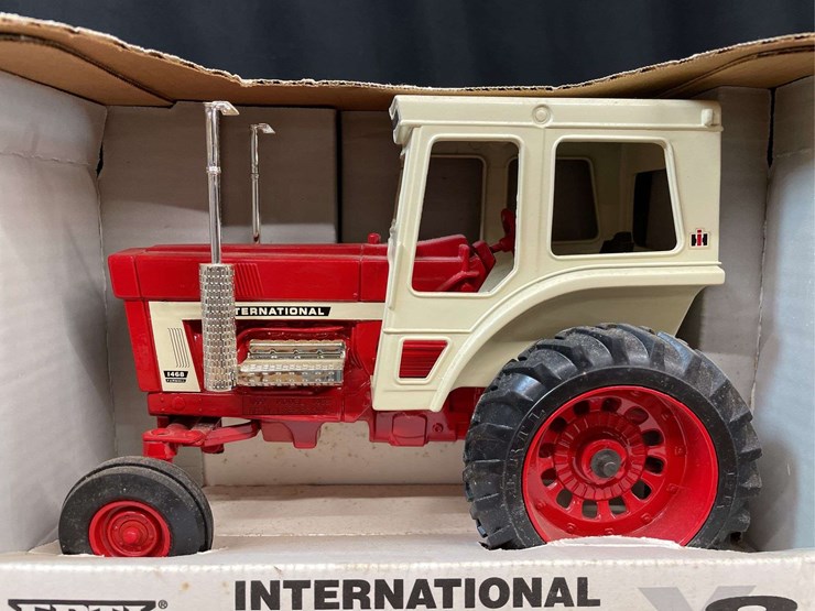 1/16-ih-1468-nib-ertl-image-7