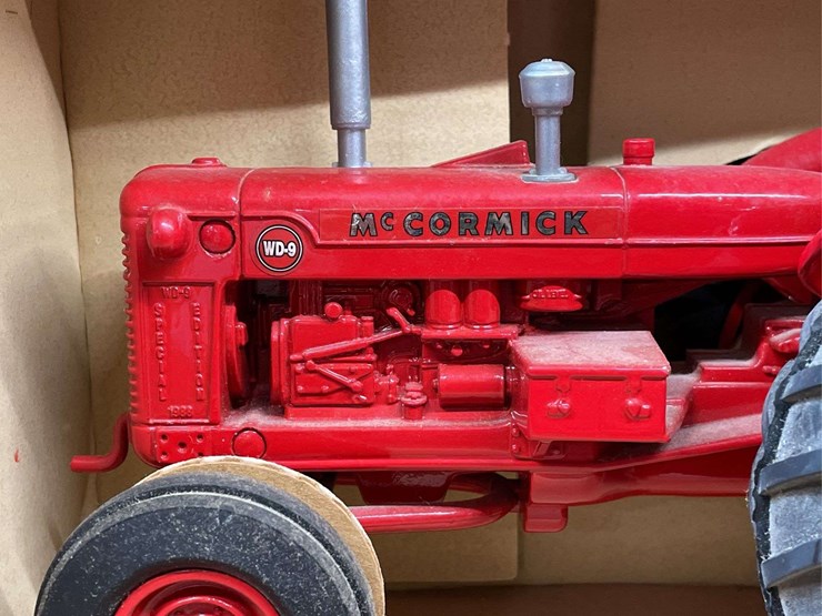 1/16-mccormick-wd-9-special-edition-nib-ertl-image-9