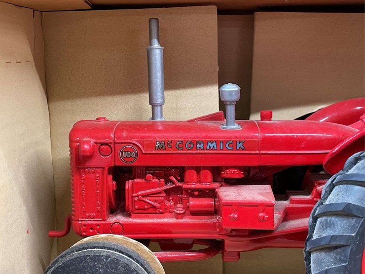 1/16-mccormick-wd-9-special-edition-nib-ertl-image-10