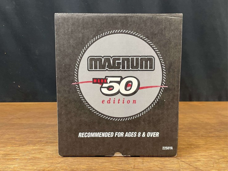 1/16-case-ih-magnum-7250-mark-50-1994-farm-show-nib-ertl-image-22