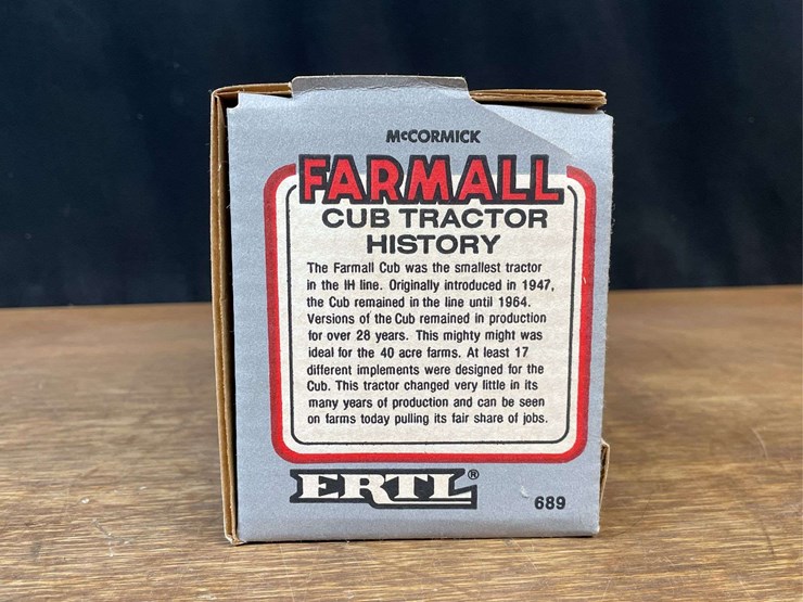 (2)-ih-farmall-cub-nib-ertl-image-6