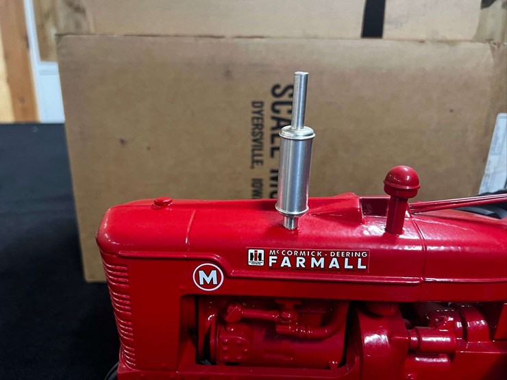 1/8-farmall-m-nib-sm-image-4