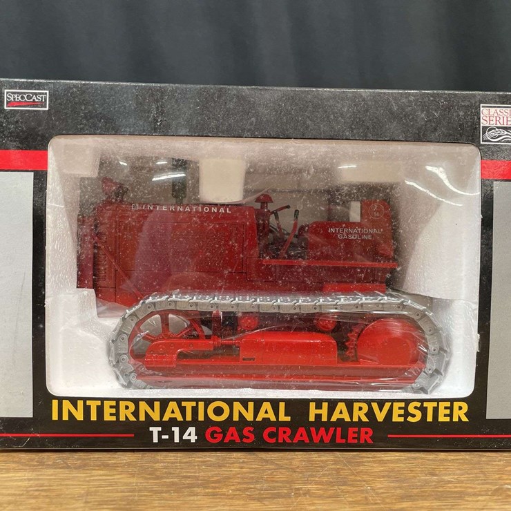 1/16 IH T-14 Crawler NIB SC