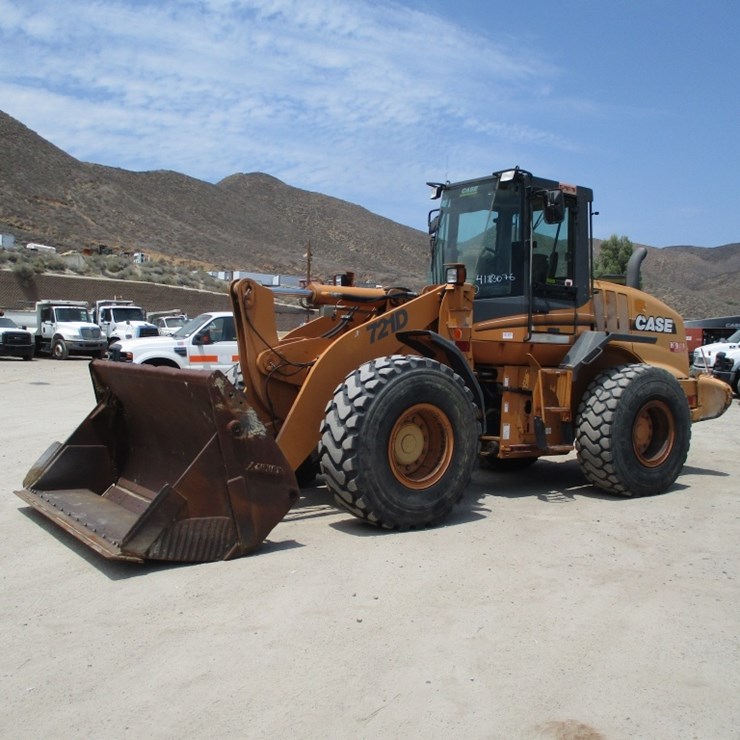 2004 CASE 721D