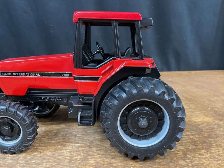1/16-case-ih-magnum-7130-1990-strasbourg-nib-ertl-image-12