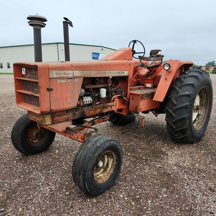 Allis Chalmers 190 Tractor