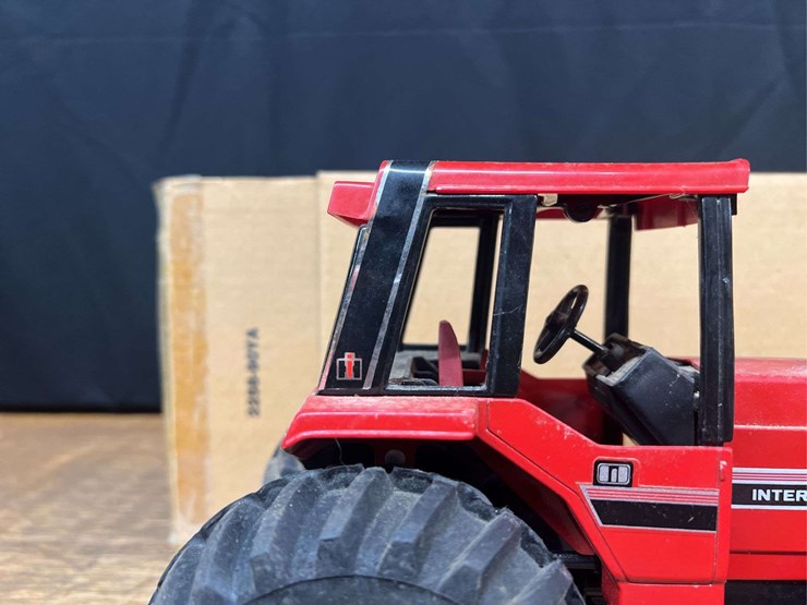 1/16-ih-5488-nib-ertl-image-3