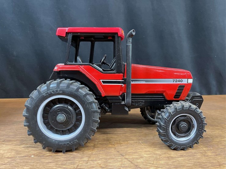 1/16-case-ih-magnum-7240-1994-farm-show-nib-ertl-image-6