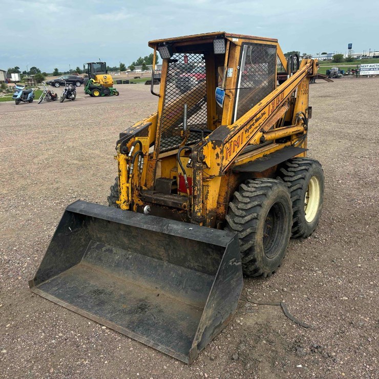 Hydra-Mac Inc. 1300 Skid Steer