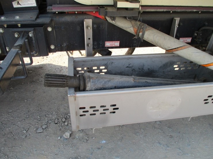 2021-freightliner-114sd-image-19