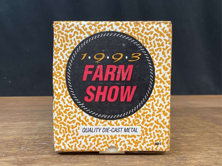 1/16-ih-i-d-9-1993-farm-show-nib-ertl-image-24