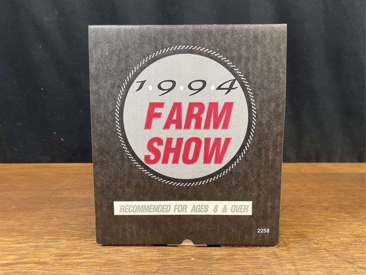 1/16-case-ih-magnum-7240-1994-farm-show-nib-ertl-image-21