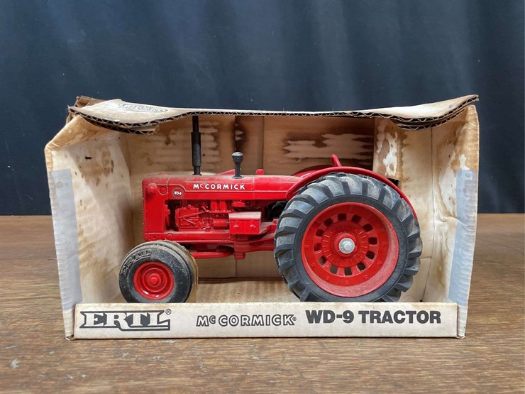 (2)-1/16-mccromick-wd-9-+-ih-forage-wagon-nib-ertl-image-2