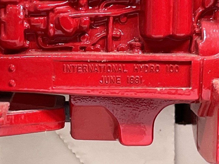1/16-ih-hydro-100-nib-ertl-image-10