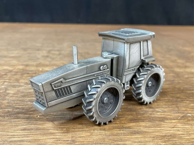 1/43-ih-6388-pewter-nib-sc-image-2