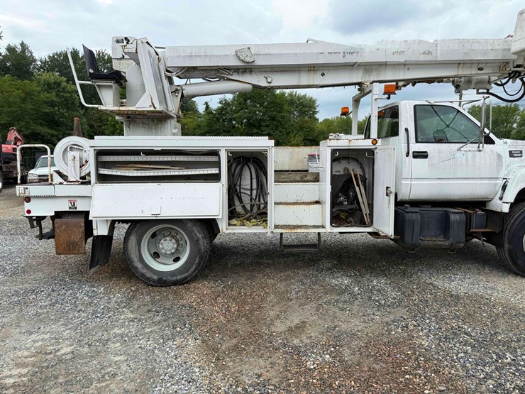 1999-gmc-7500-image-9