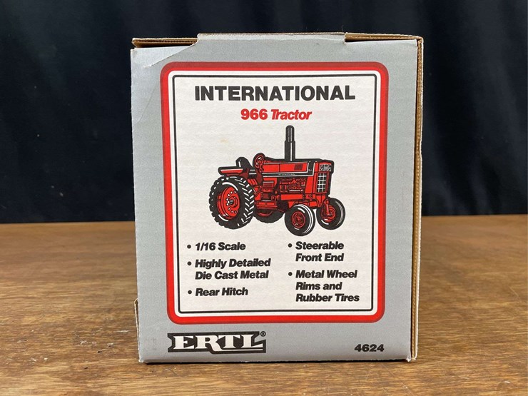 1/16-ih-966-nib-ertl-image-3