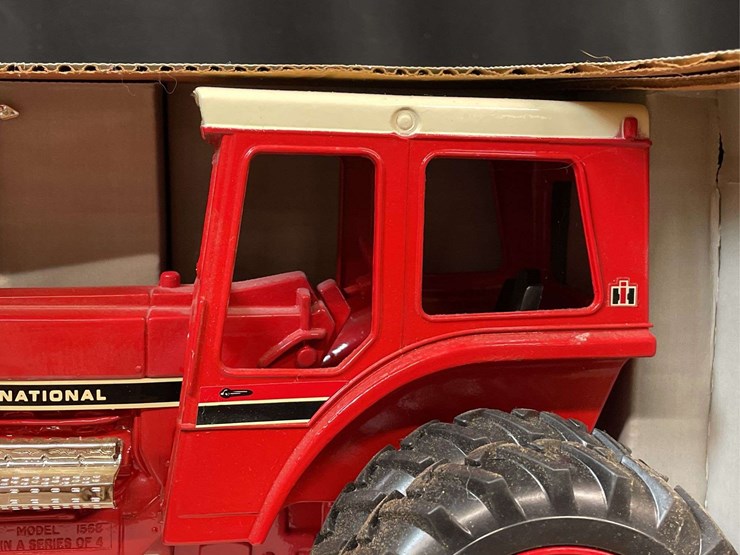 1/16-ih-1568-nib-ertl-image-11