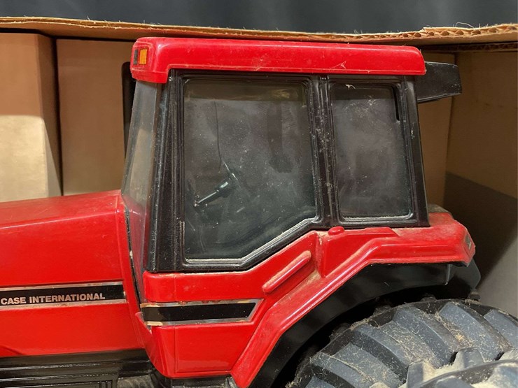 1/16-case-ih-magnum-7140-special-edition-nib-ertl-image-12