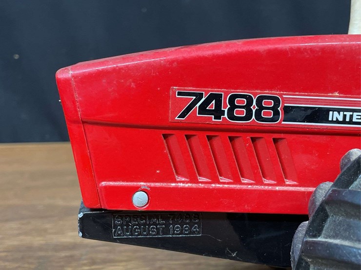 1/16-ih-7488-collector-ertl-image-8